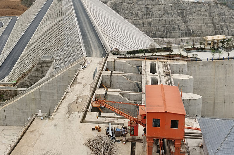 半球閥，補(bǔ)償器